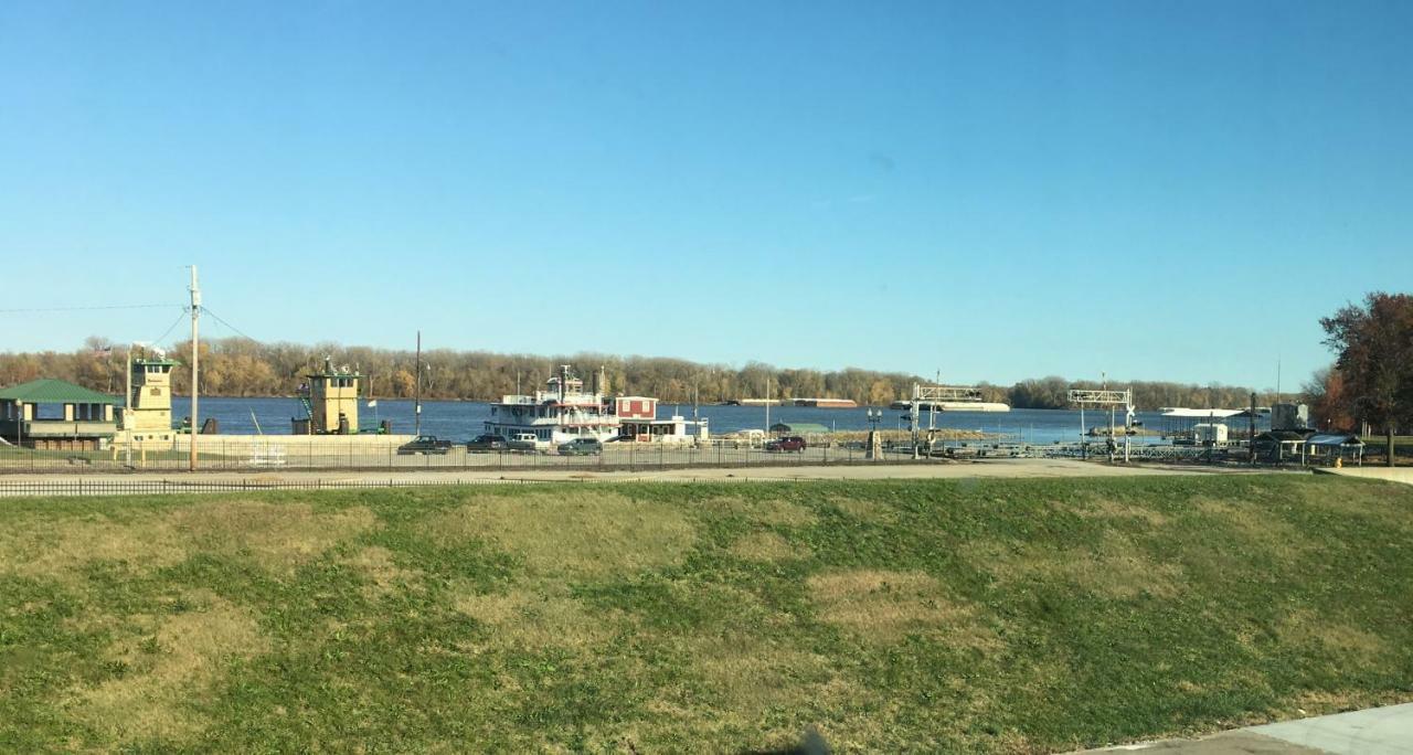 Riverside Inn هانيبال المظهر الخارجي الصورة