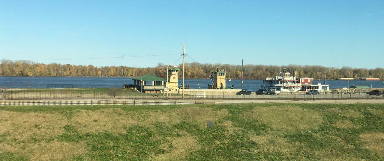 Riverside Inn هانيبال المظهر الخارجي الصورة